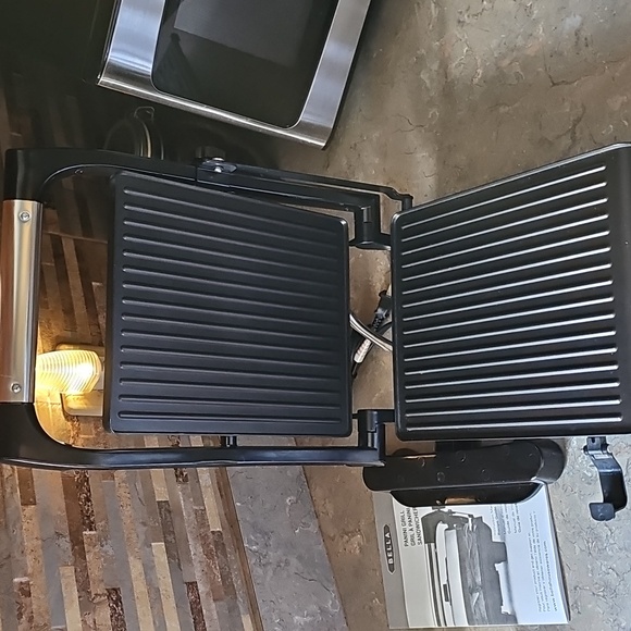 Bella Panini Grill - Picture 9 of 12
